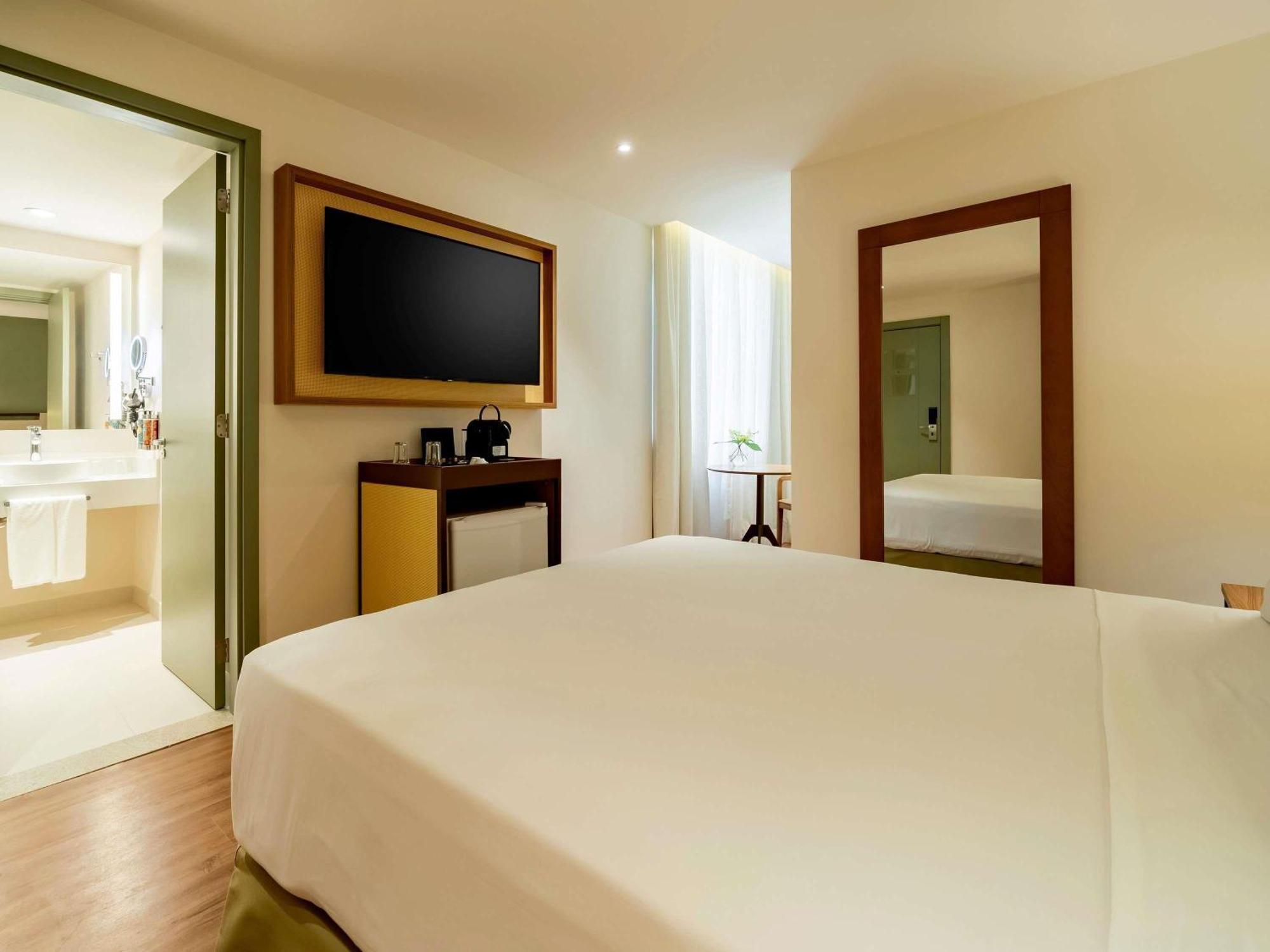 Classic Queen Room