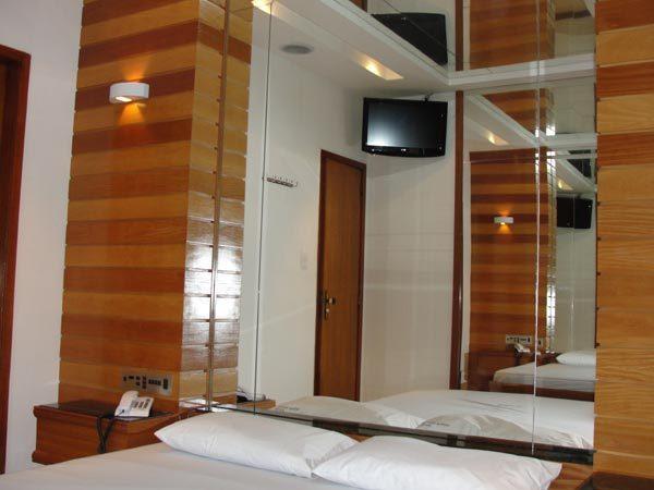 Double Room Spa Bath,248841229:JPEG